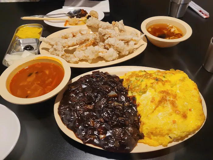 Paik's Noodle Glenview 7