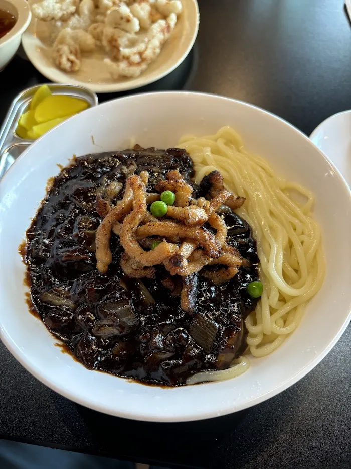 Paik's Noodle Glenview 6