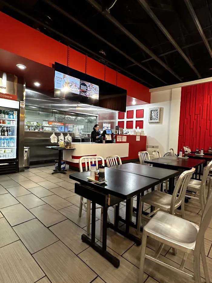 Paik's Noodle Glenview 1