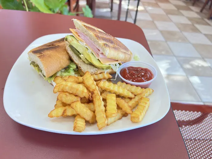 Mi Pueblo Querido Bakery and Restaurant 6