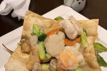 Fusha Asian Bistro & Sushi