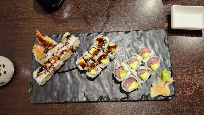 Fusha Asian Bistro & Sushi 4
