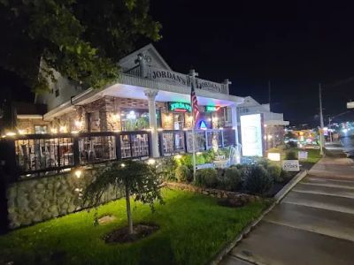 Jordan's Restaurant & Pizza 0