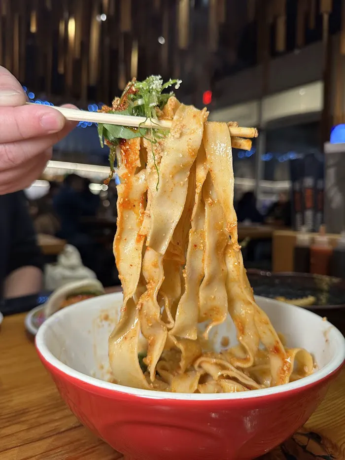 Mẹcha Noodle Bar 7