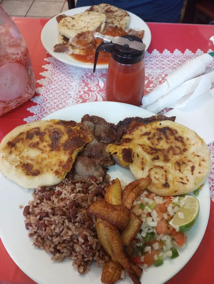 Cafe 503 pupuseria salvadoreña 7