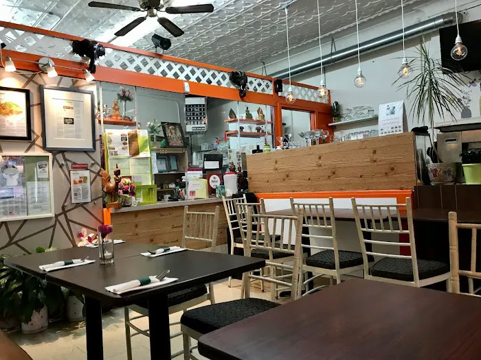 Ruuthai's Kitchen 7