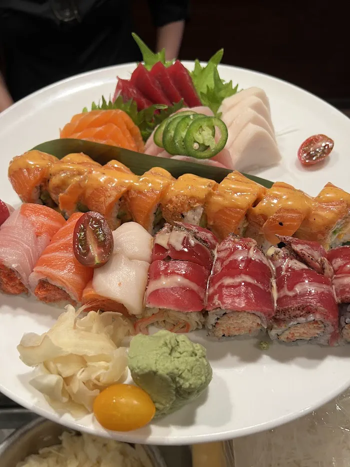 SHUMI REVOLVING SUSHI 10