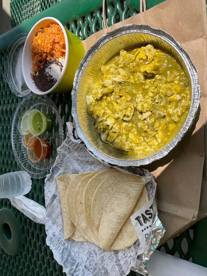 Villa Picante Tacos Y Más 6