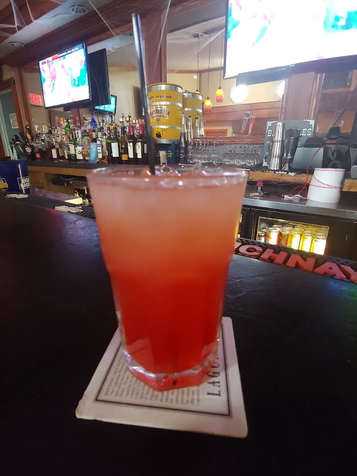 Handshakes Bar & Grill 10