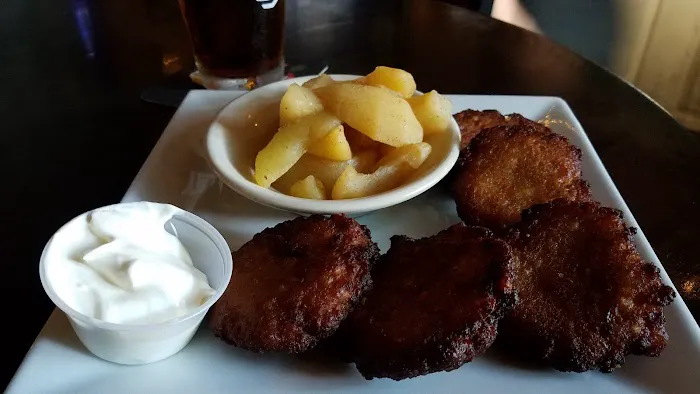 Putnam House Restaurant & Tap Room 3