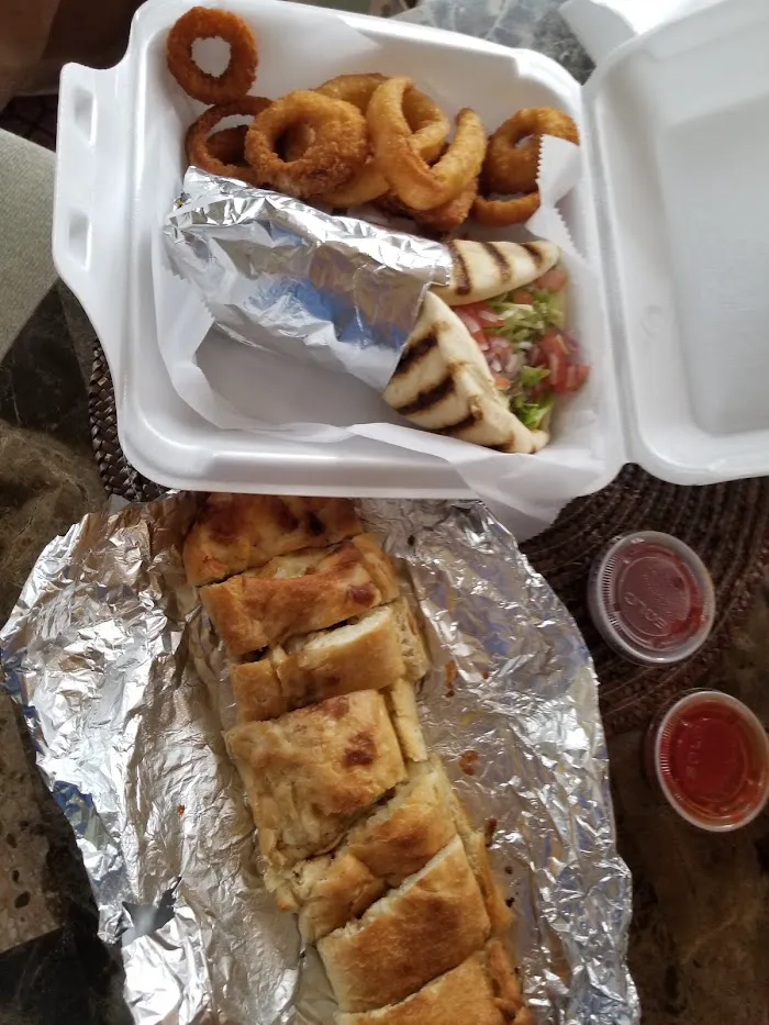 Giovanni's Pizza & Restaurant 3