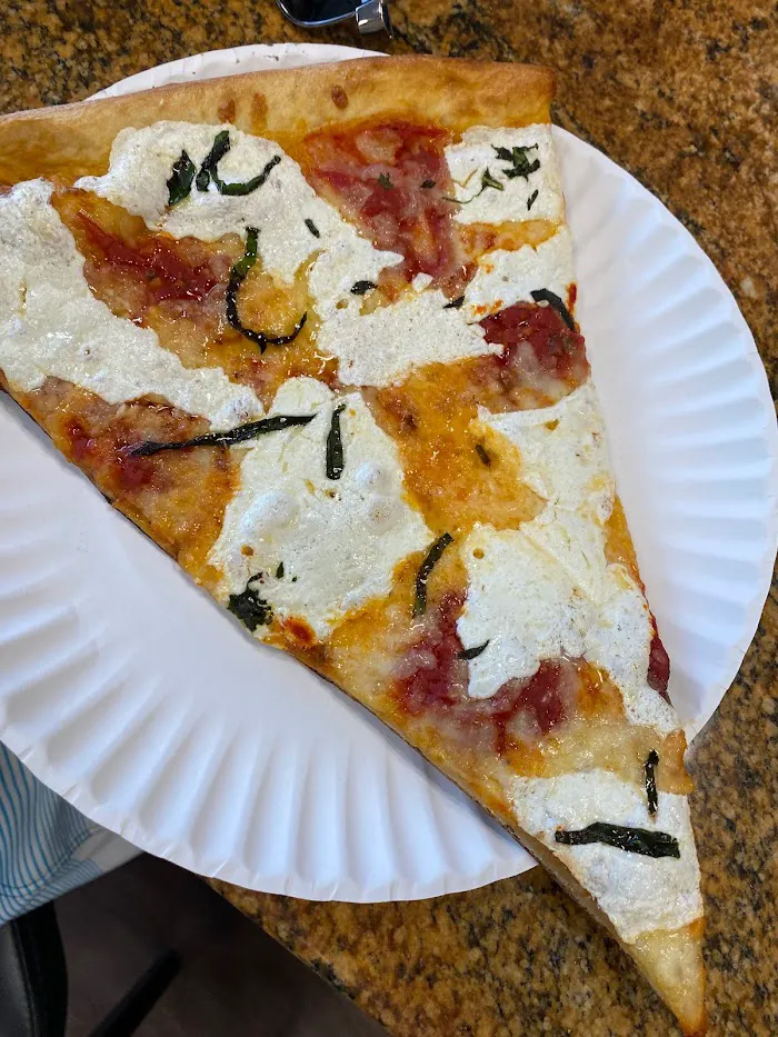 Giovanni's Pizza & Restaurant 7