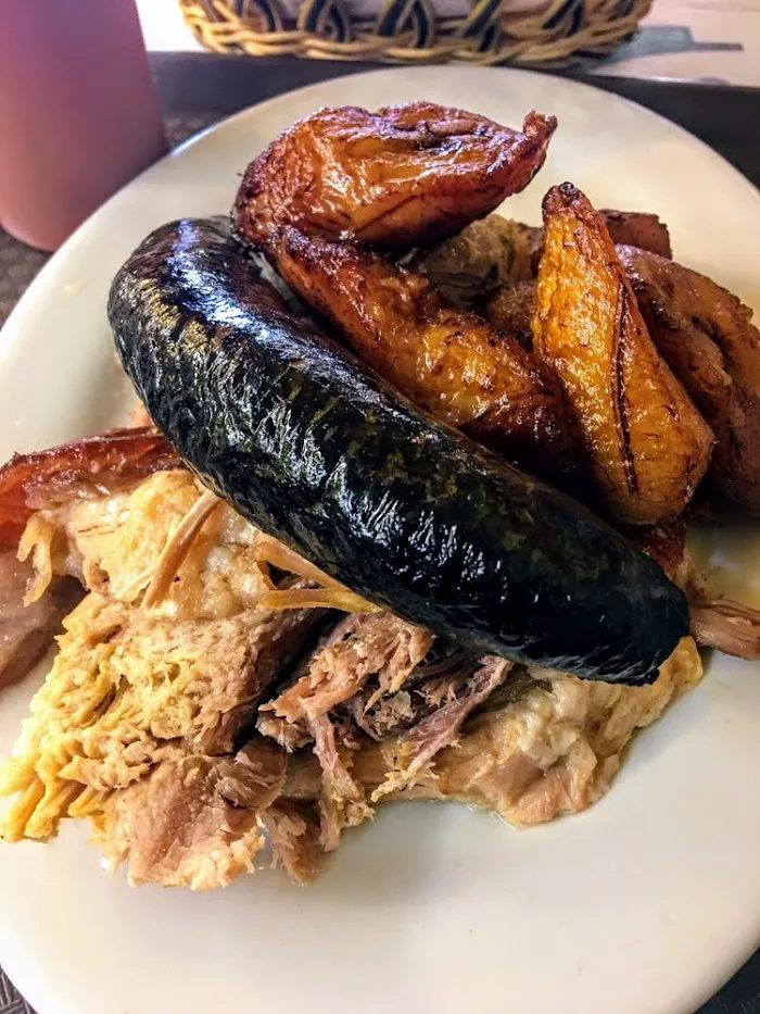 El Cochinito 6