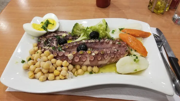 Avenida Restaurant 3