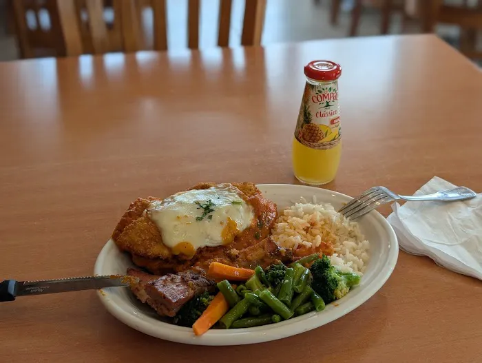 Avenida Restaurant 5