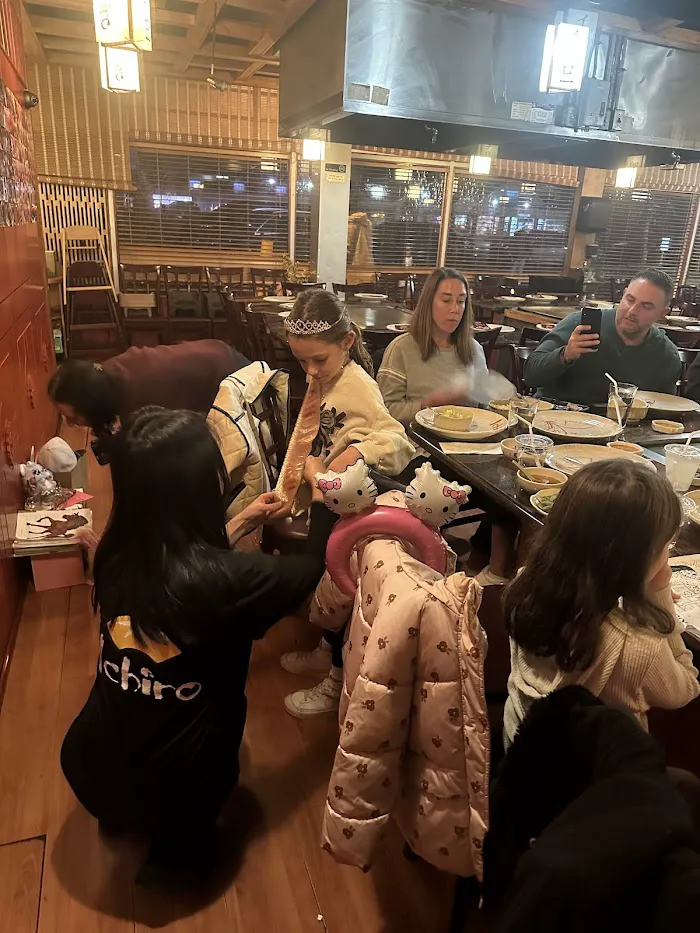Ichiro Sushi & Hibachi Restaurant (Trumbull) 8