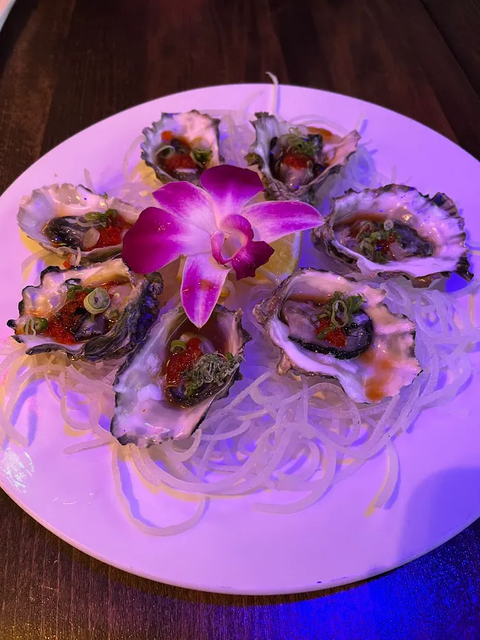 Fancy Lee Asian Bistro 'n' Sushi 6