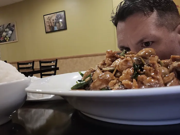 Thai Basil Lindenhurst 4