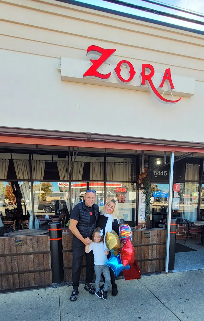 Zora Restaurant / Kafana Zora 9
