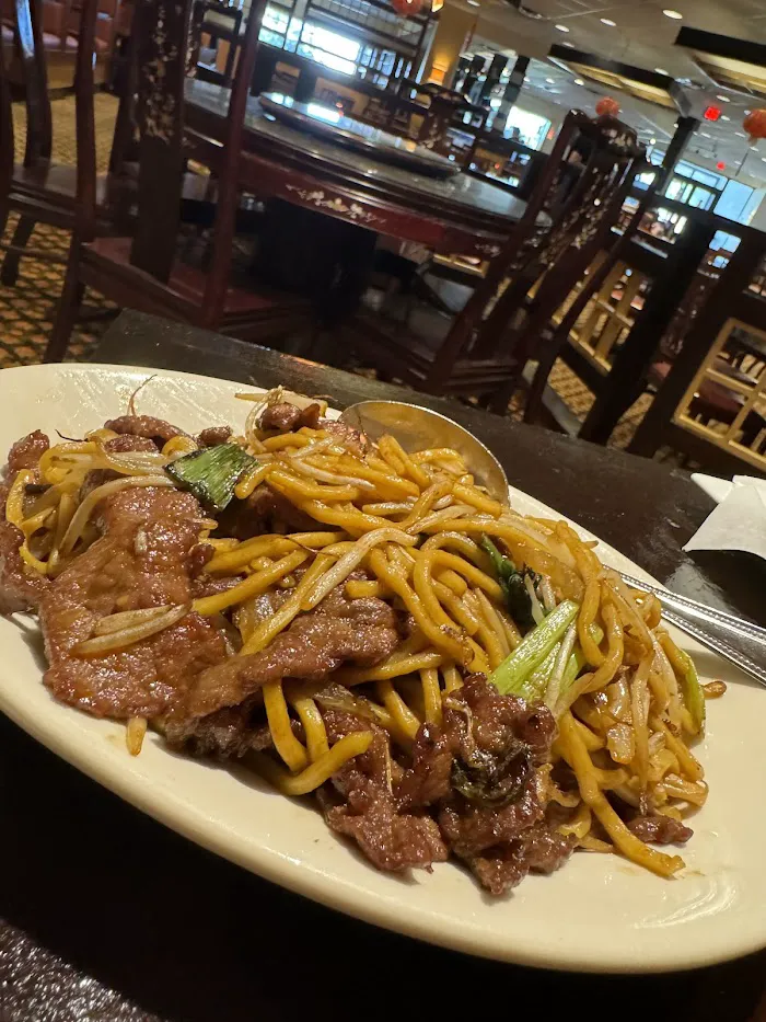 Sun Shui Asian Kitchen & Sushi 1