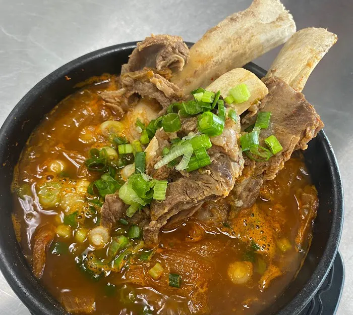 Claypot Seolleongtang 9