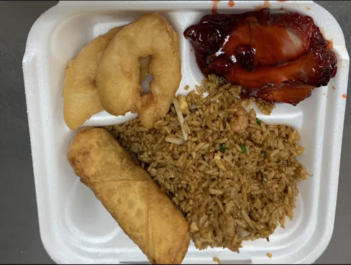 Golden Wok II restaurant 2