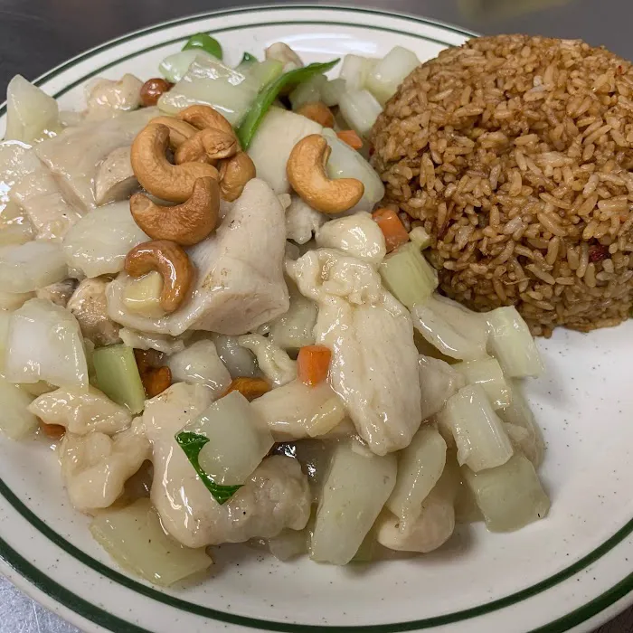 Golden Wok II restaurant 10