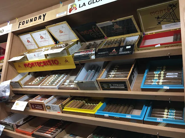 Ginos Grab 'n' Go (Deli, Pizza & Cigars Shop) 2