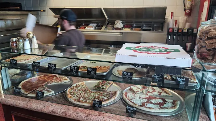 Aversano's Restaurant - Catering - Pizzeria 2