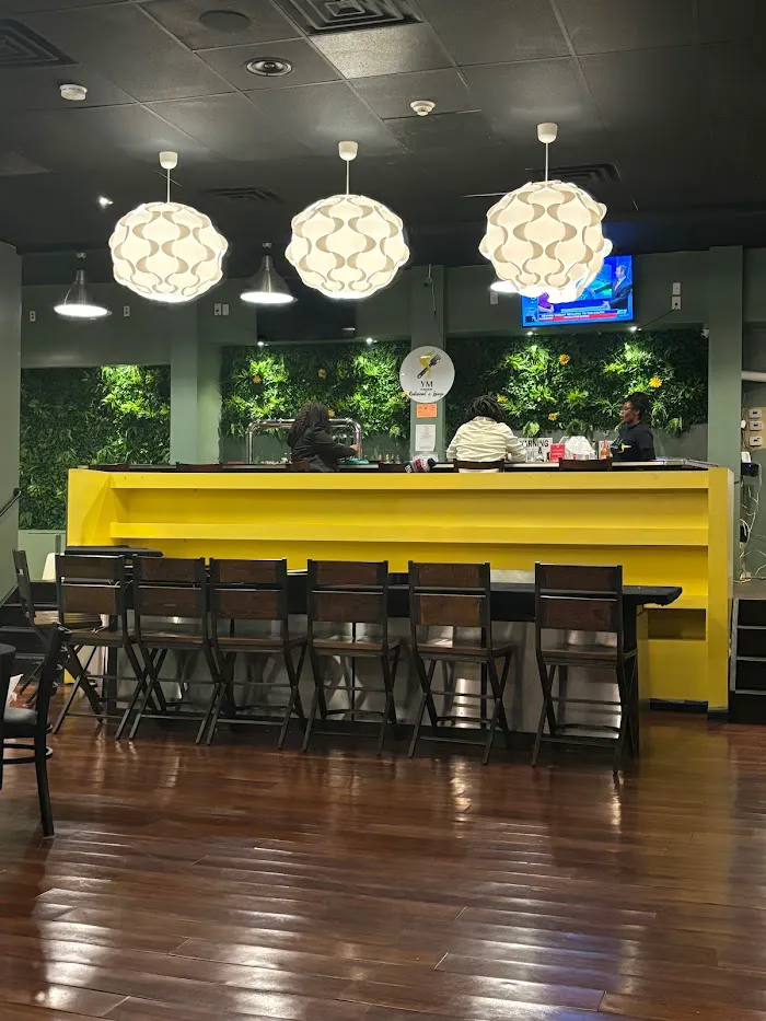 Yeah Mon Restaurant & Lounge 7