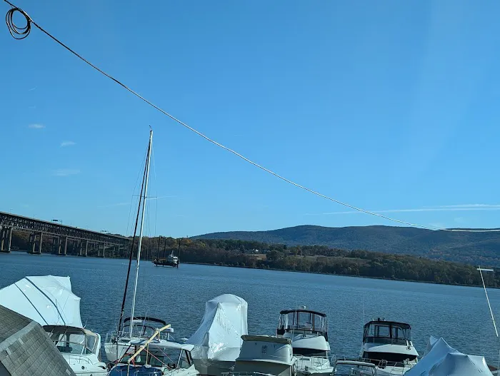 Pamela's On The Hudson 8