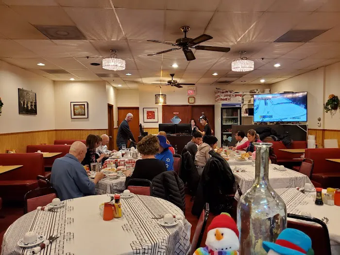 New Golden Dragon Restaurant 6