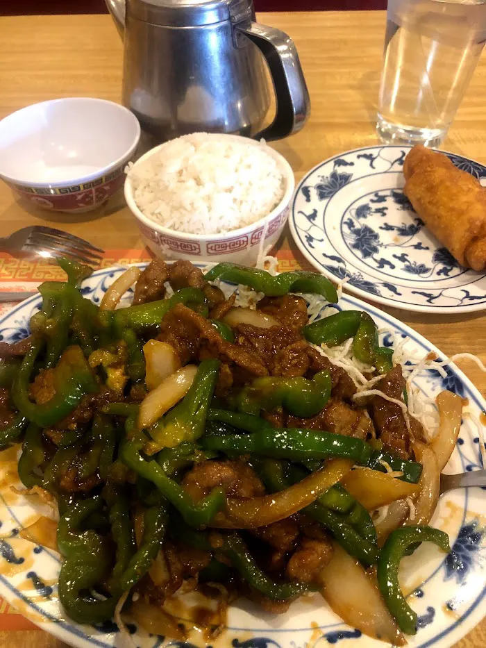 New Golden Dragon Restaurant 8