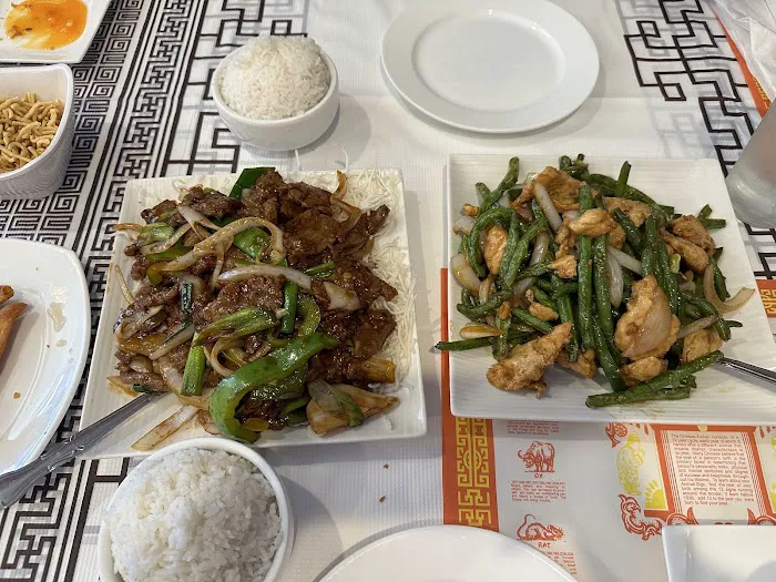 New Golden Dragon Restaurant 7