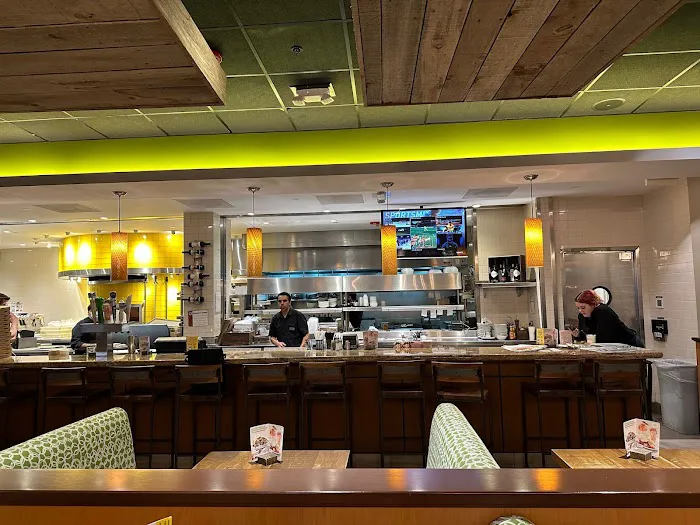 California Pizza Kitchen at Northbrook Court 8