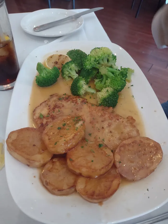 Leo's Italian Restaurant & Pizzeria Cornwall 6