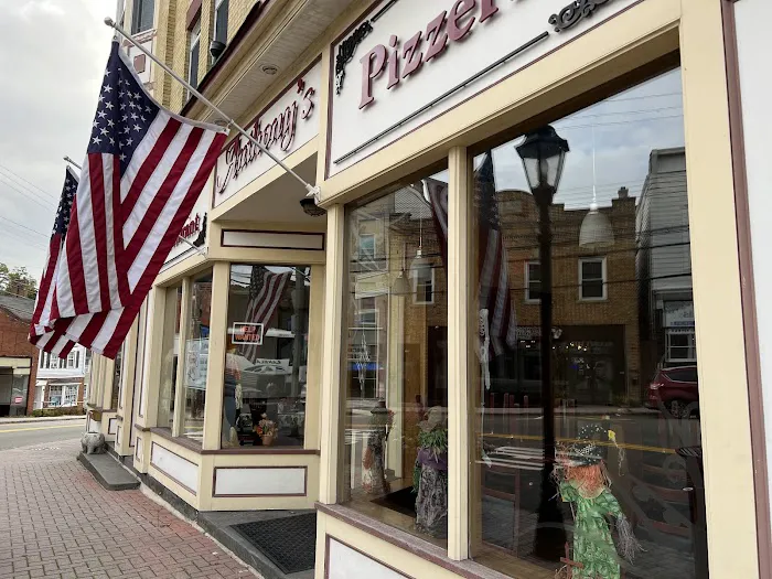 Anthony's Pizzeria & Family Restaurant 10