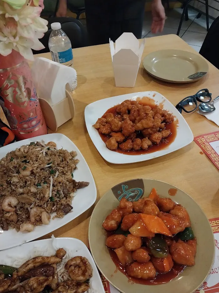Golden Kitchen Chinese Restaurant 8