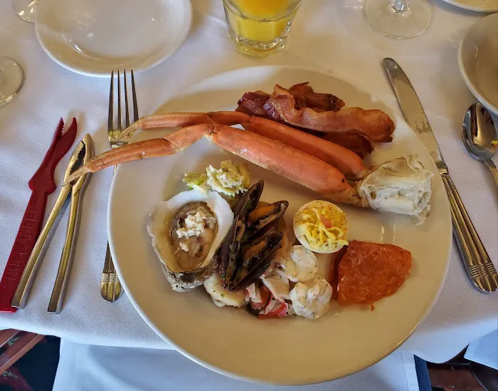 Riverfront Grill at Hilton Northbrook 3