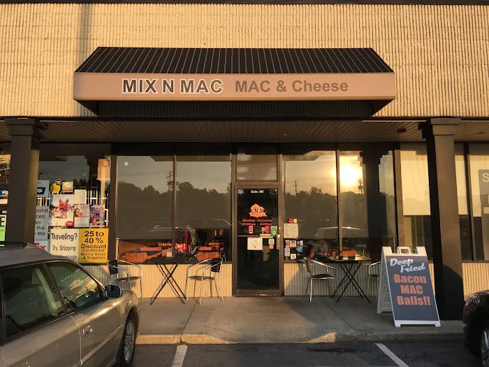 MIX N MAC - Mac & Cheese 1