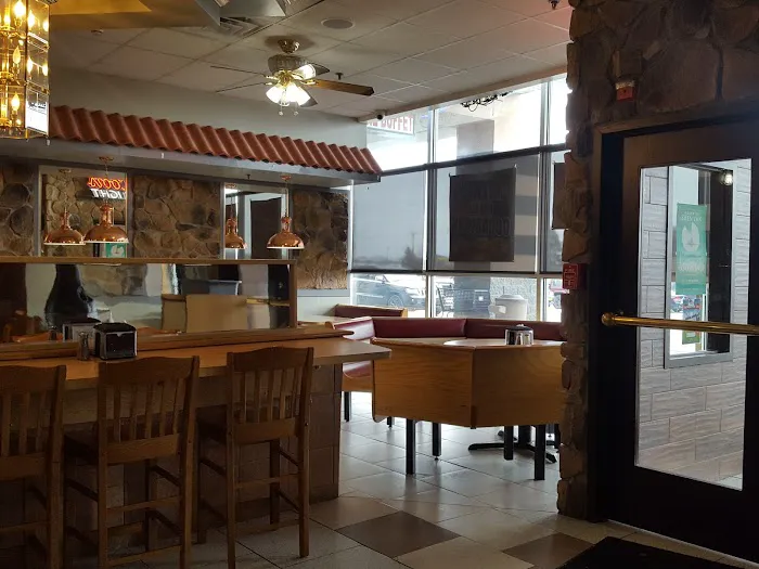 Frank's Pizza & Italian Restaurant 3