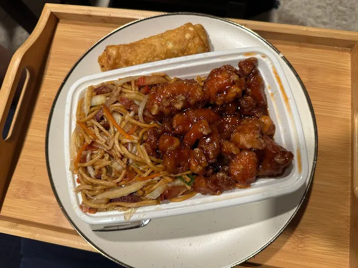 Ming's House Chinese Food 4