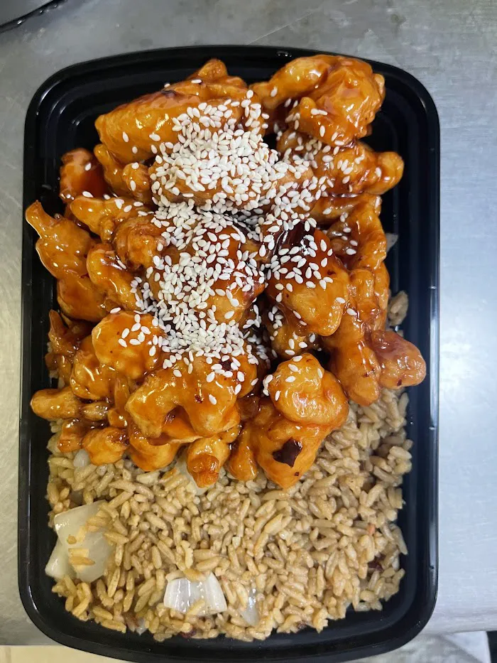 Ming's House Chinese Food 7