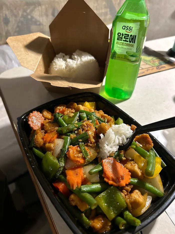 Fat Dragon Thai Food and Boba Smoothies 7