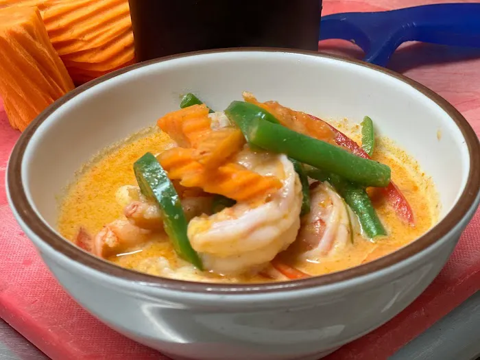 Niki's Seafood & Thai 8