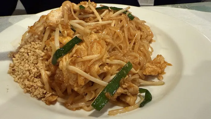 Niki's Seafood & Thai 4