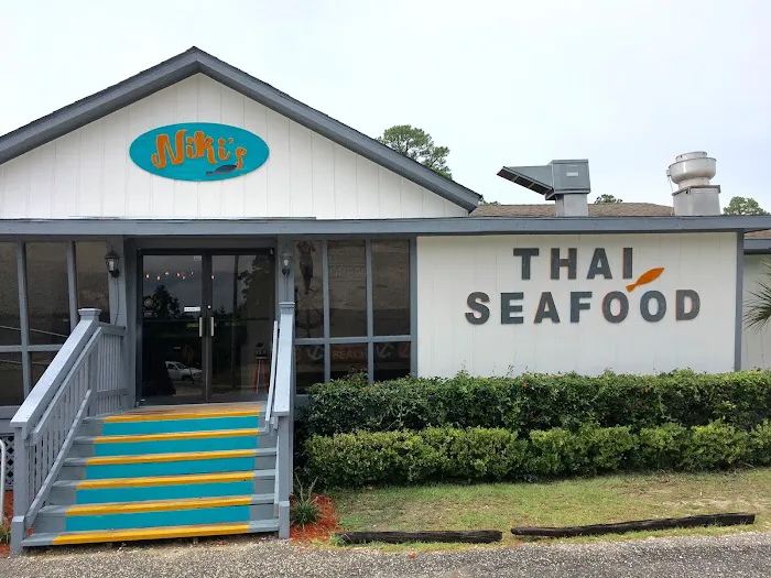 Niki's Seafood & Thai 6