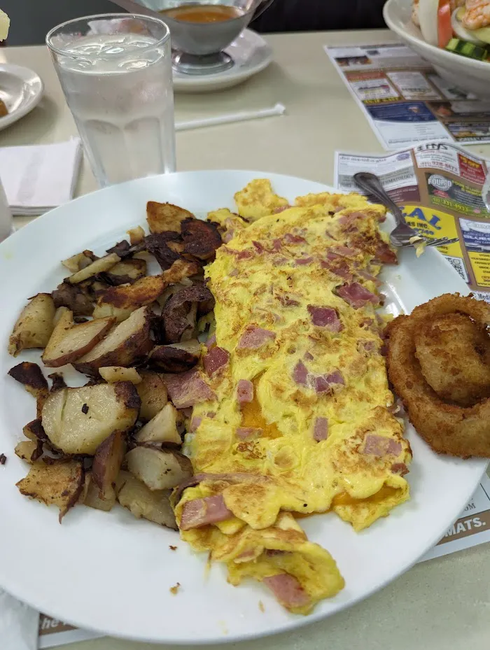 Lake Grove Diner 4