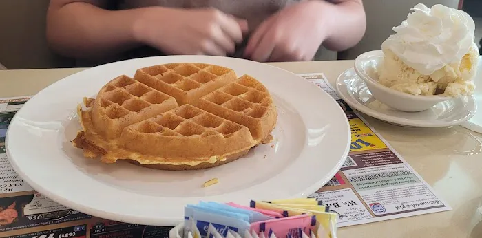 Lake Grove Diner 3