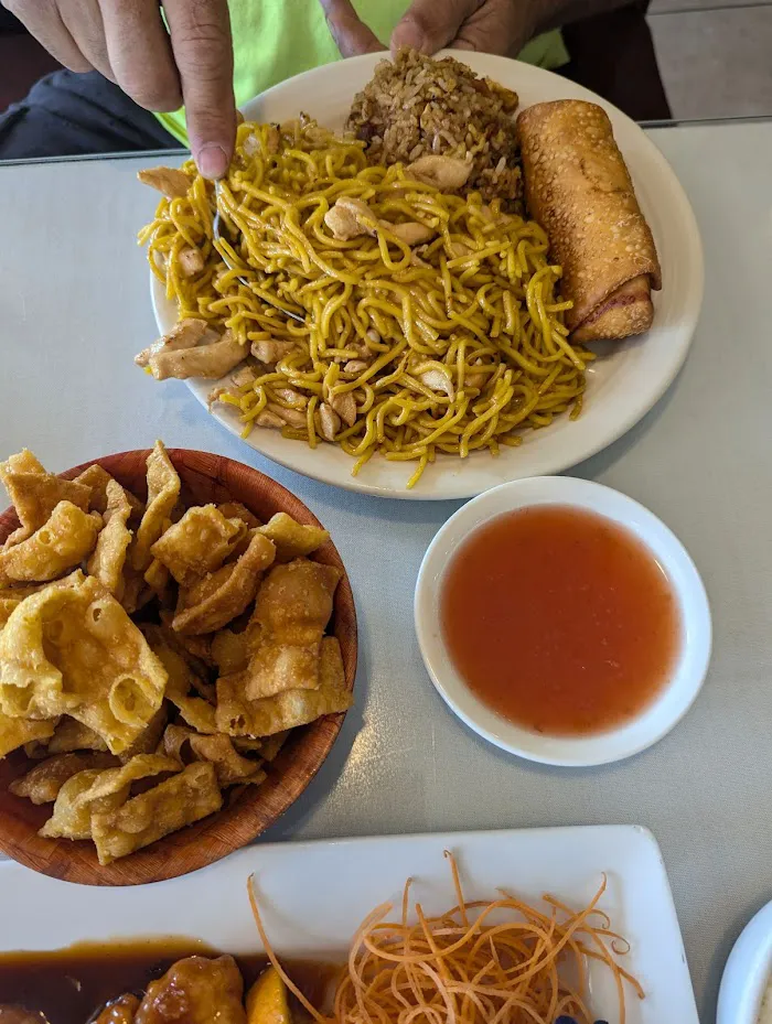 King Wok Chinese Restaurant 8